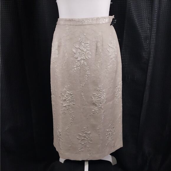 ADRIANNA PAPELL! SOFTEST BEIGE/TAN FLORAL RELIEF 2 PC SATINY FINISH SUIT! SZ 12 - Picture 5 of 12